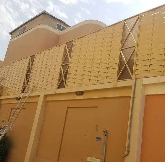 ساتر مثلثات سوداء بقص ليزر