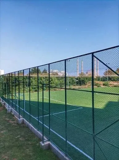 سياج محيطي لملعب كرة قدم